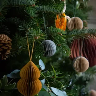 Pine-Co-07-Christmas-Tree-Decorated-close-up-no-lights-Small