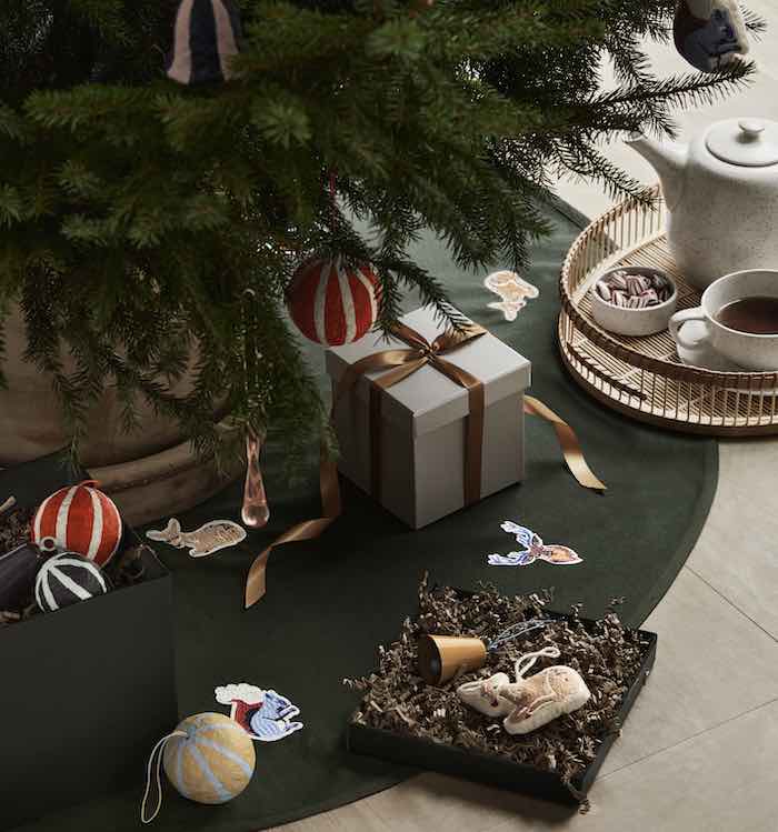 Christmas_lifestyle_scene_with_festive_decorations_in_open_boxes.